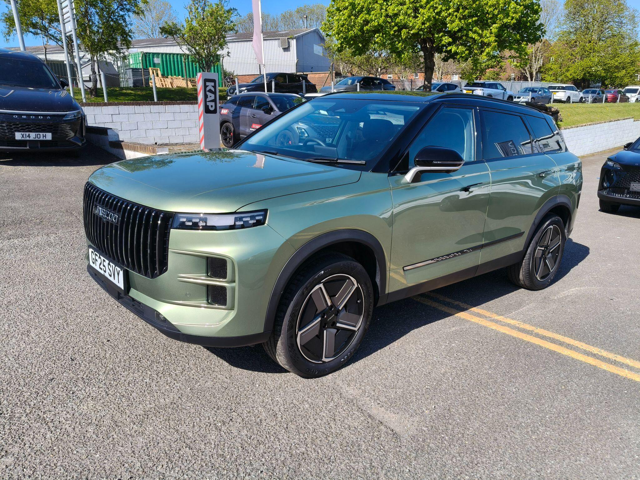 Large vehicle image